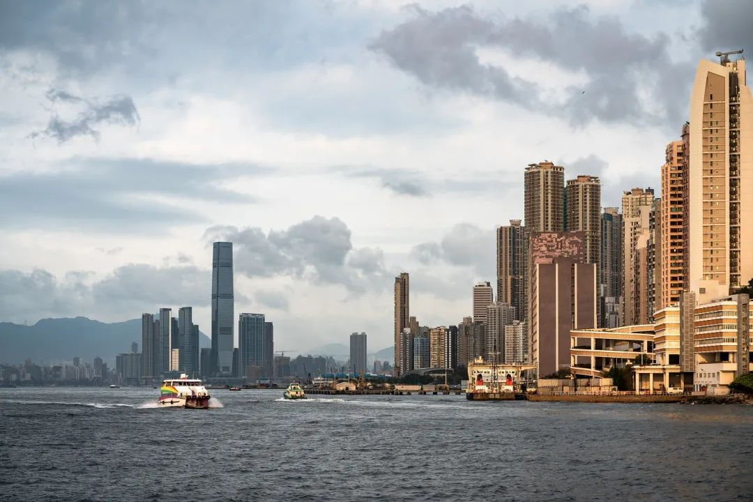 家庭收入要達(dá)到這個數(shù)，規(guī)劃香港身份才有奔頭！